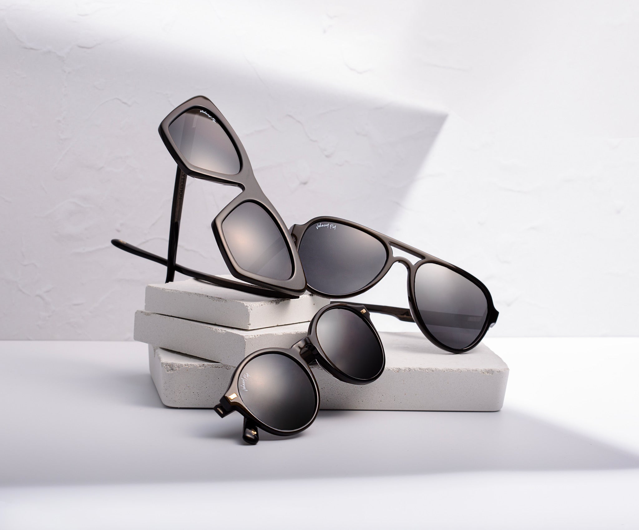 クラブ YONEYONE333 Signature Sunnies – Johnny Fly